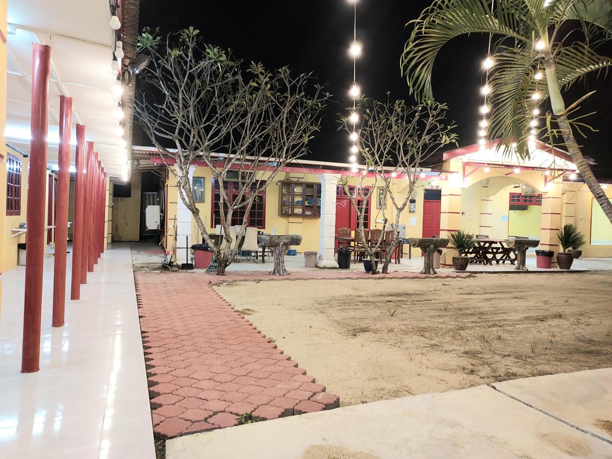 Irama Resort Amir Yjs , Pantai Irama Bachok Exterior photo